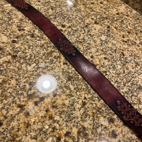 Men’s Vintage Brown Tooled Leather Belt Tarnished Brass Buckle Size 36 - Picture 7 of 10